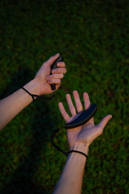 RunStix base von TriaLab – ergonomische Laufhilfe für Hand und Daumen